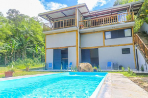 Studio completo com piscina e ar condicionado